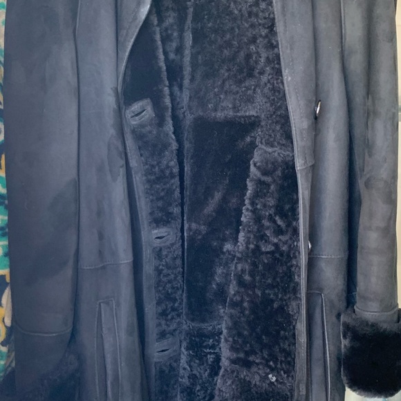 Elegance suede shearling swing coat with fur trim. - Picture 5 of 7